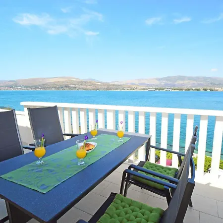 Mornar-1 By Interhome Apartmán *
