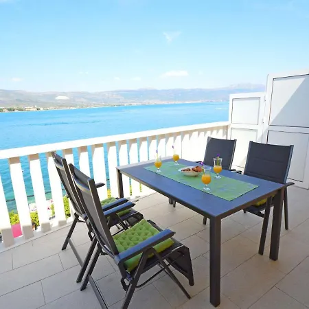 Apartman Mornar-1 By Interhome *