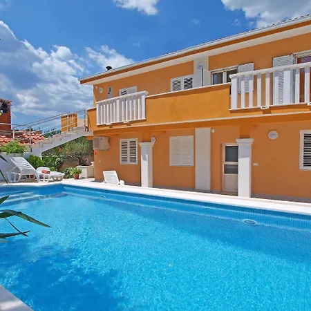 Mornar-1 By Interhome Apartamento