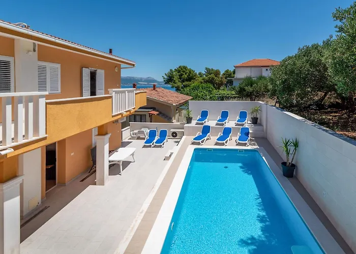 Mornar-1 By Interhome Apartamento Trogir