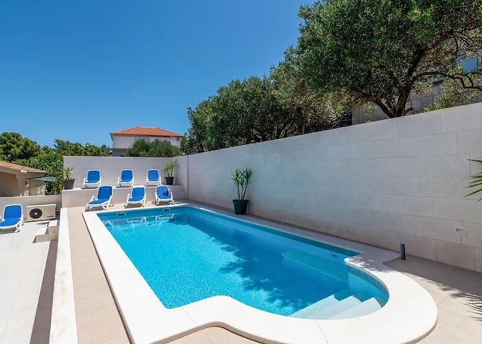 Mornar-1 By Interhome Apartamento Trogir